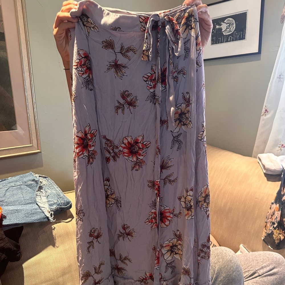 Beautiful floral maxi skirt - worn once!